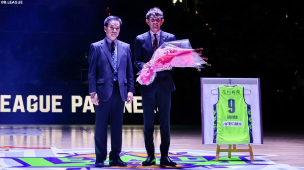 50歲才退役比詹姆斯持久！3個人8次犯規都攔不住，27年算個屁啊