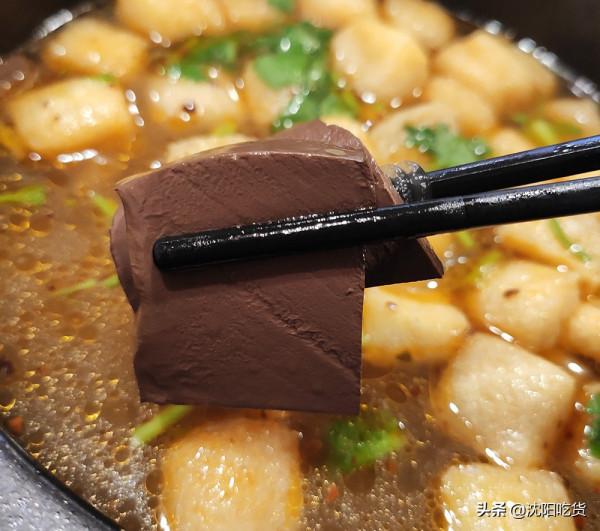 在米線店被鴨子圈粉了,鴨血粉絲和麻辣鴨貨都比米線有特色的 在米線店被鴨子圈粉了,鴨血粉絲和麻辣鴨貨都比米線有特色的