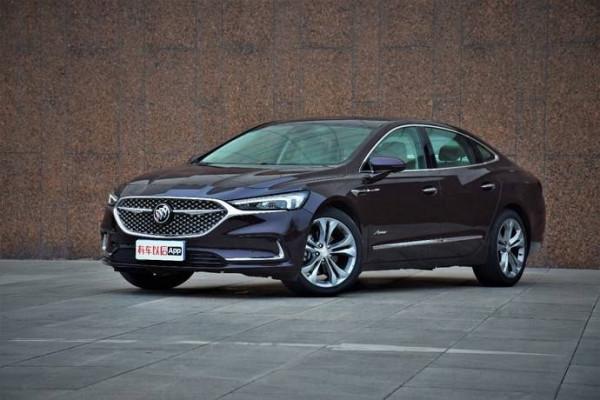 花三十萬買五十萬的享受，君越艾維亞