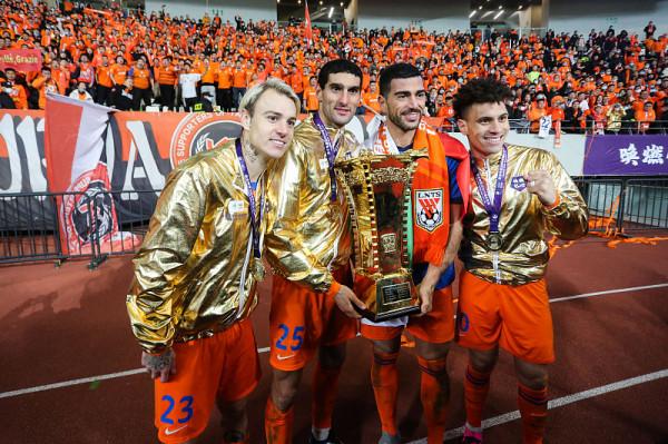 國足王牌？32歲中超外援正辦歸化手續，FIFA數值比費萊尼高