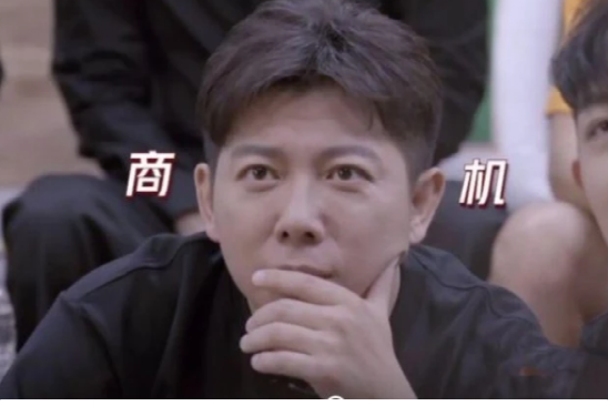 人前過氣憨傻人後商業大佬，4位悶聲發大財的明星，這才是真精明