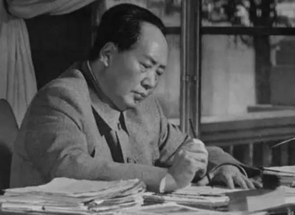 毛主席不徇私情,卻破例為兩個人的子女安排工作,他們是誰? 毛主席不徇私情,卻破例為兩個人的子女安排工作,他們是誰?