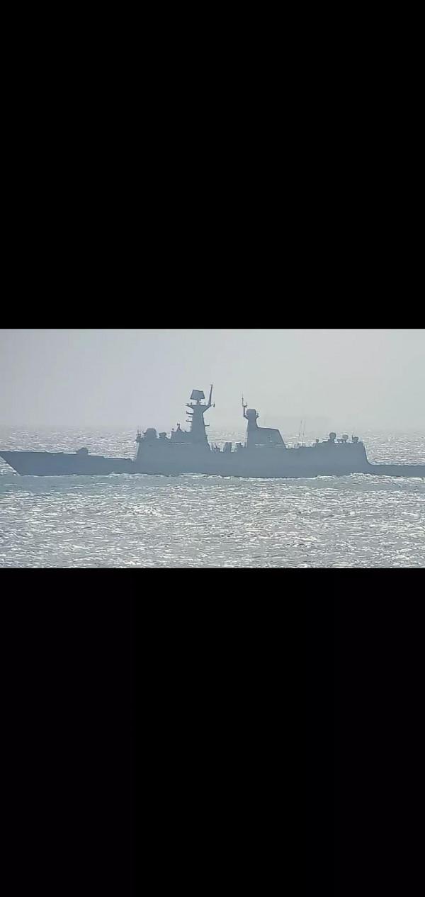 亞丁灣索馬利亞海域，我輪加入中國海軍護航編隊