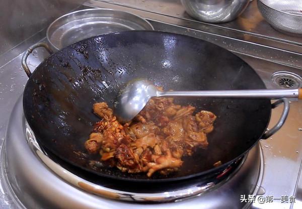 沙灣大盤雞怎麼做才好吃?廚師長教你做法和技巧,麻辣鮮香又入味 沙灣大盤雞怎麼做才好吃?廚師長教你做法和技巧,麻辣鮮香又入味