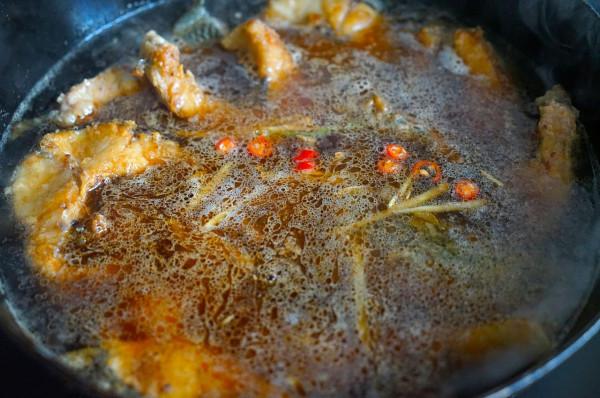 天冷了，寧可不吃肉也要多吃這魚，和平菇是絕配，味道鮮美又滋補