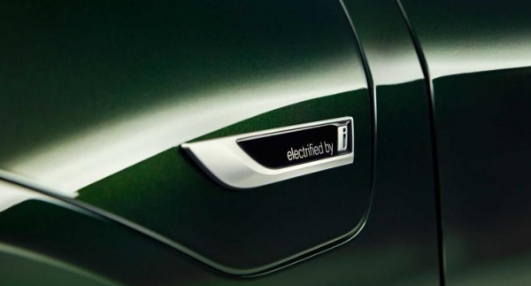 官宣丨新款寶馬X2釋出，車身鑲嵌金邊，土豪氣息十足，3月份投產