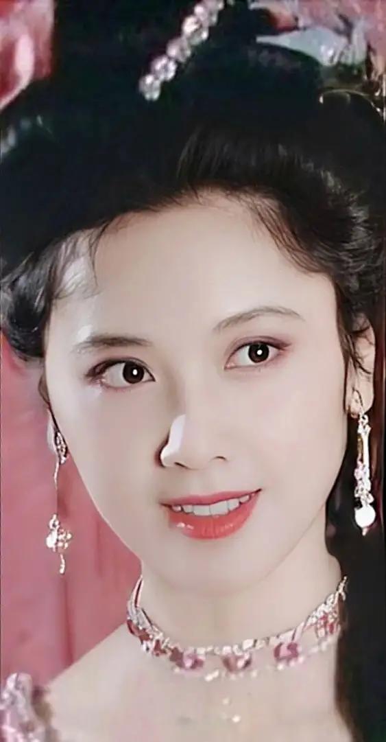 最美女兒國王——朱琳美照