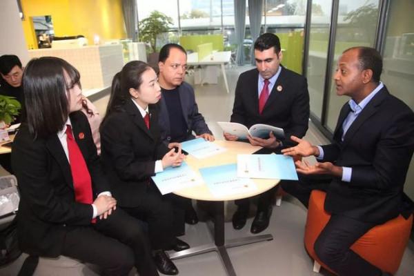 奧地利登山纜車，鋼鐵構架進入隧道卻突發大火，155人燒成灰燼