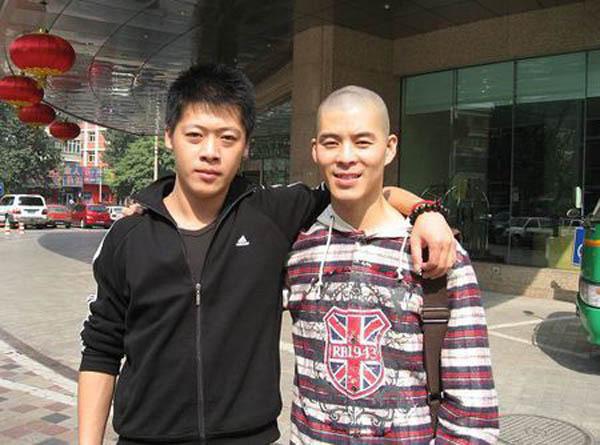 “謝永強”賀樹峰:15年演一部戲,38歲娶小12歲嬌妻,開串店被告 “謝永強”賀樹峰:15年演一部戲,38歲娶小12歲嬌妻,開串店被告