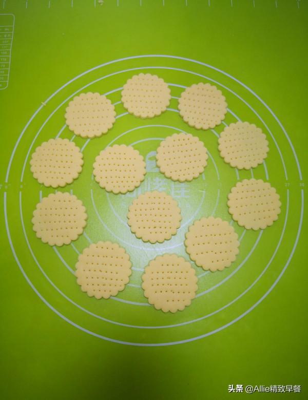 玉米麵還可以這樣做，無糖少油嘎嘣脆，健康零食又充飢，真厲害