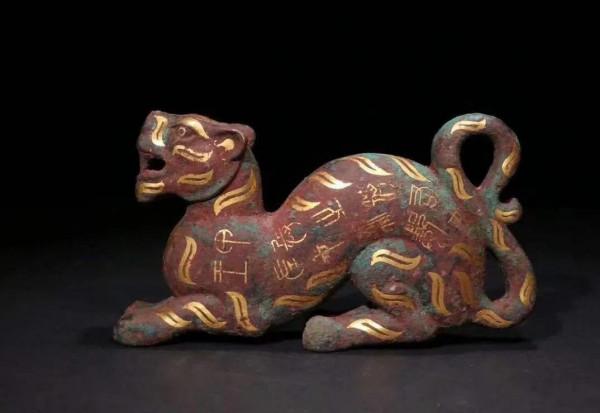 過新年 看新展 虎虎生福祝福您