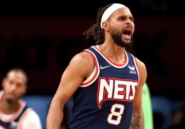 聖誕大戰紅黑榜，威少打鐵衝上熱搜，庫裡33分助勇士重返聯盟第一