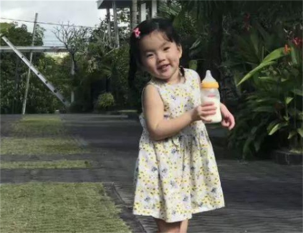 還記得辭職賣房、帶娃環球遊那個山東家庭嗎？他們如今怎麼樣了