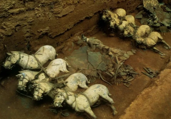 濟南老農意外挖出純金塊,專家聞訊趕來後,發現了一盒西漢雞蛋 濟南老農意外挖出純金塊,專家聞訊趕來後,發現了一盒西漢雞蛋