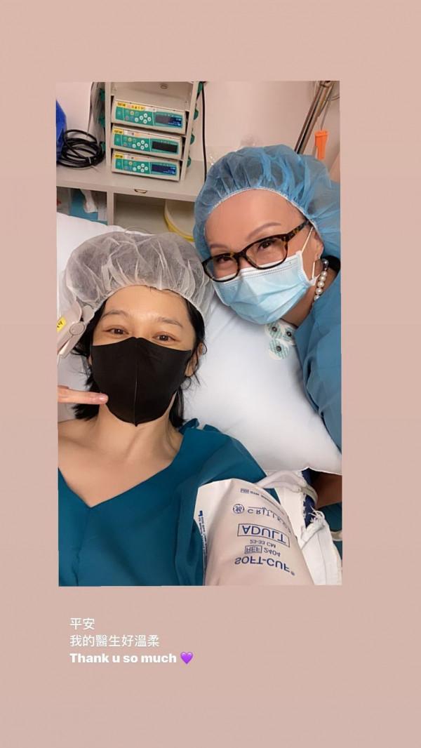 46歲徐若瑄大出血緊急入院做手術,病床照曝光,臉色蒼白楚楚可憐 46歲徐若瑄大出血緊急入院做手術,病床照曝光,臉色蒼白楚楚可憐