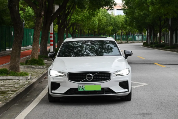 二手沃爾沃插混S60：4.7秒破百，7分錢一公里