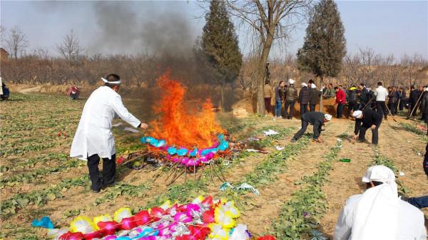 農村亂象！還人情、娶不起、安葬不起了，誰來管制？