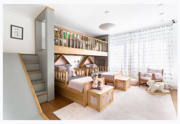 兒童房不用做上下鋪，打個地臺床可睡2個娃，頂部再掛個多功能區