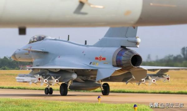 梟龍Block3大秀實力,展現超強外掛後,巴鐵還需要殲10嗎? 梟龍Block3大秀實力,展現超強外掛後,巴鐵還需要殲10嗎?