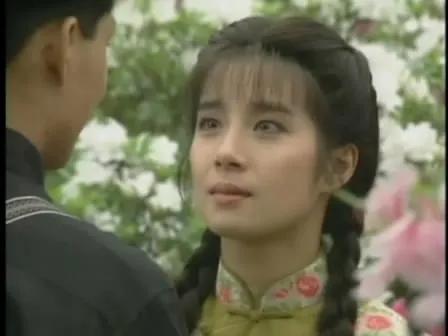 “啞巴新娘”嶽翎和老公相愛15年，堅持丁克，老公是圈外人？