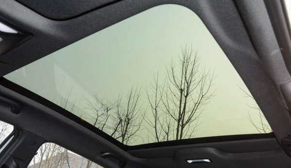 長安UNI-T的2&period;0T地表最強？緊湊級&plus;390牛&CenterDot;米的扭矩確實夠看