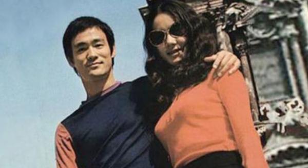 47年前，李小龍慘死在丁佩的床上，背後的原因不止猝死那麼簡單