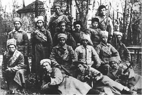 雅克薩之戰後，康熙俘虜了一支俄羅斯衛隊，後代至今仍在北京生活