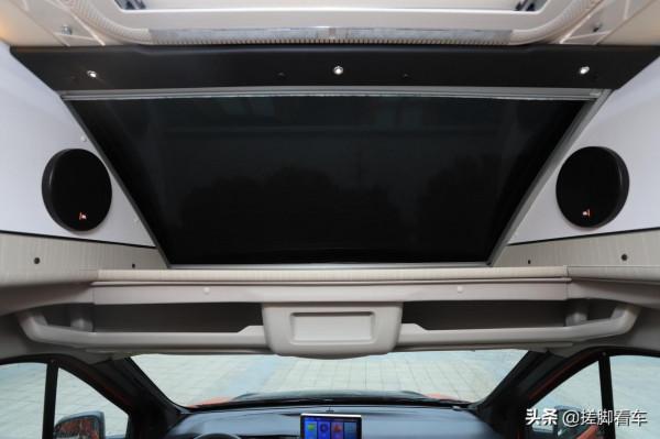 續航高油耗低,帶3種駕駛模式,配星空頂,還能食宿的瑞弗房車 續航高油耗低,帶3種駕駛模式,配星空頂,還能食宿的瑞弗房車