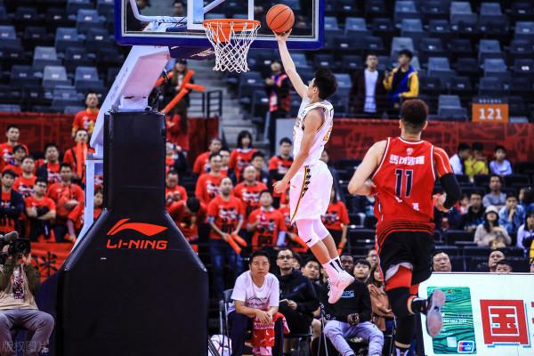 廣東、新疆雙雙“跌出”四強，這賽季的強隊為什麼突然多了起來？