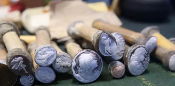 貝殼也可成為藝術品，中國螺鈿PK國外卡梅奧，誰比較好看？