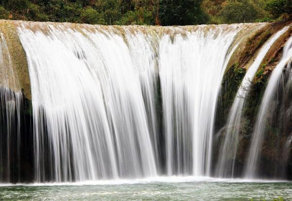 大自然之美——瀑布