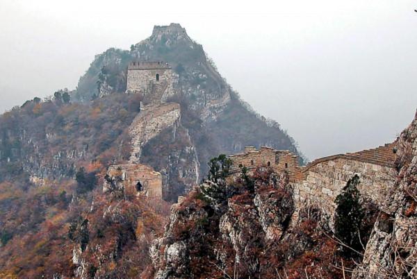 北京最著名一處野長城，歷經千年未經人工修整，門票免費公交直達