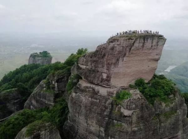 廣東有一冷門景區，層巒疊嶂景色優美，還被譽為&OpenCurlyDoubleQuote;廣東小黃山&rdquo;