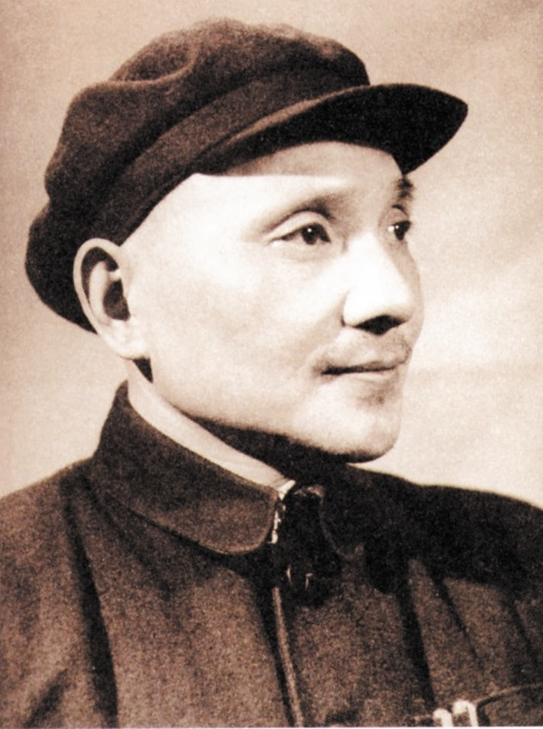 攻打黃維兵團，眾多將領紛紛請戰，陳賡託私人關係，劉鄧相視一笑