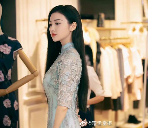 楊冪VS景甜，誰的旗袍造型贏了？