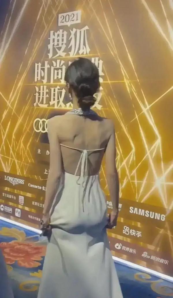 黃曉明老婆人面桃花，人見人愛，花見花開