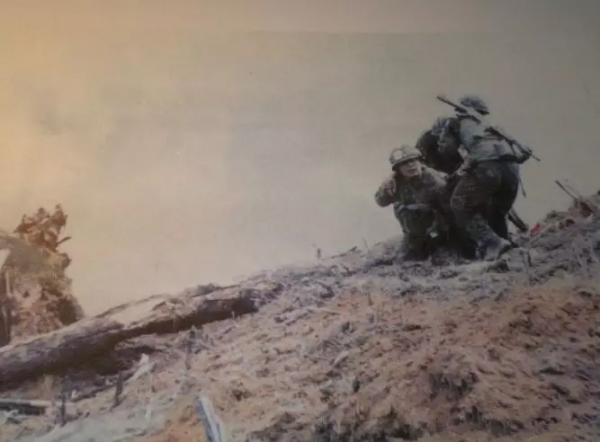 老山“藍劍—B行動”，我軍戰爭史上第一次現場直播的慘烈戰鬥