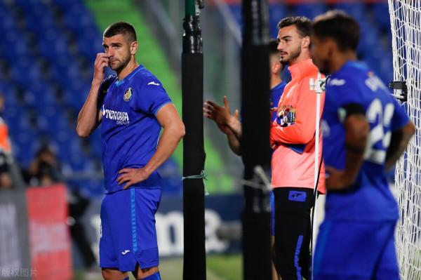 0-3,輸球輸人!西甲1.57億黑馬徹底墮落,11場0勝穩居倒數第一名 0-3,輸球輸人!西甲1.57億黑馬徹底墮落,11場0勝穩居倒數第一名