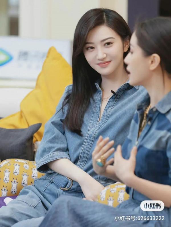 《半熟戀人》景甜最新一期look甜甜依舊很甜