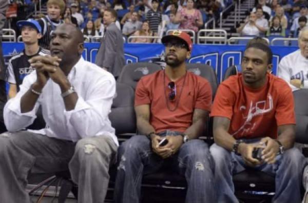 喬丹曬近照,倆兒子比爹還蒼老,30多歲成家立業,仍在啃老 喬丹曬近照,倆兒子比爹還蒼老,30多歲成家立業,仍在啃老