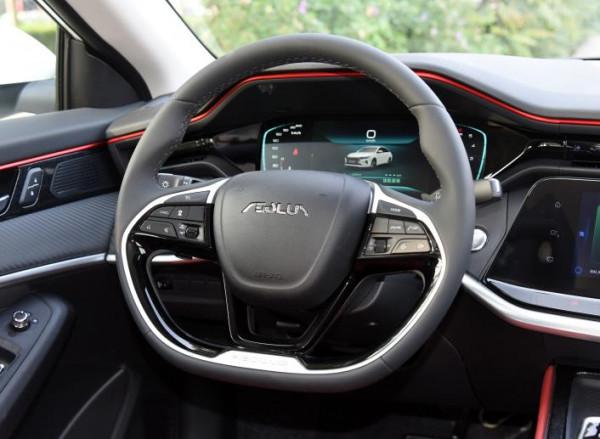 以“父”之名的奕炫MAX上市：能跑能裝，關鍵還省油