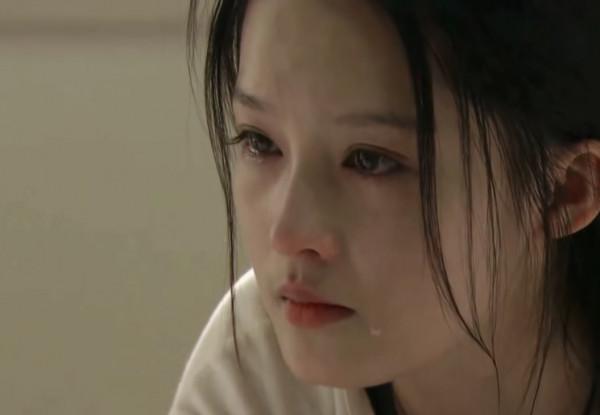 有種女演員的美叫作：髮型越凌亂，人物越狼狽，她就越&OpenCurlyDoubleQuote;驚豔&rdquo;