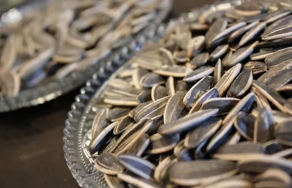 古今中外嗑瓜子都“上癮”,原來是有科學依據的 古今中外嗑瓜子都“上癮”,原來是有科學依據的