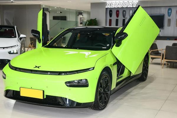 軸距近3米配“剪刀門”，位元斯拉跑得還遠，實拍小鵬P7鵬翼版