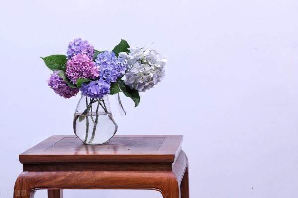 做人三寶：和氣的臉，剋制的嘴，良善的心