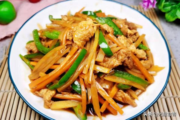 冬天，雞蛋和這三樣一起炒，營養非常全面，孩子常吃，順利過冬