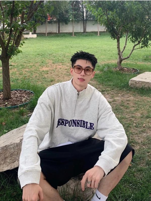 男人穿搭的品味主要是看搭配和想法,而非一味地追求品牌? 男人穿搭的品味主要是看搭配和想法,而非一味地追求品牌?