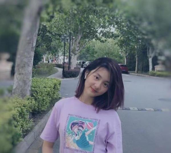 任達華女兒發育太好，16歲身高近1米8，五官神似“年輕版李嘉欣”