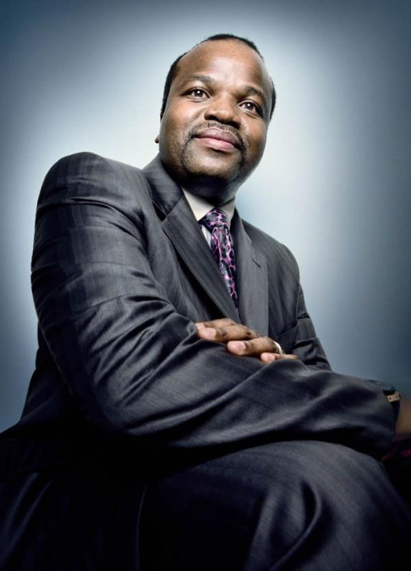 揮金如土的非洲國王：8成民眾吃不起飯，他給15位妻子買豪車