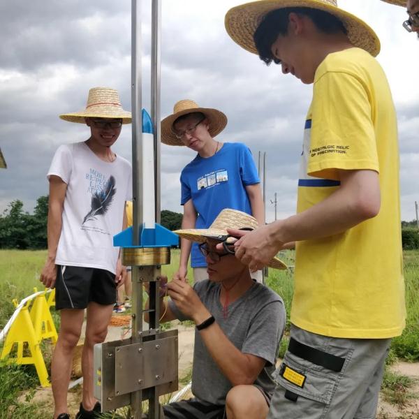 科幻大片？！人工引雷，是如何做到的？